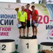 Денис Огарков в центре